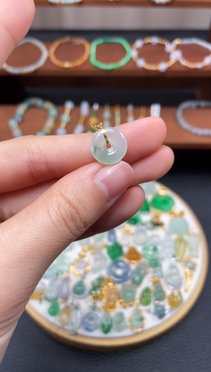 【闪购商品】翡翠吊坠(不含链)18K金镶嵌一个  JK537