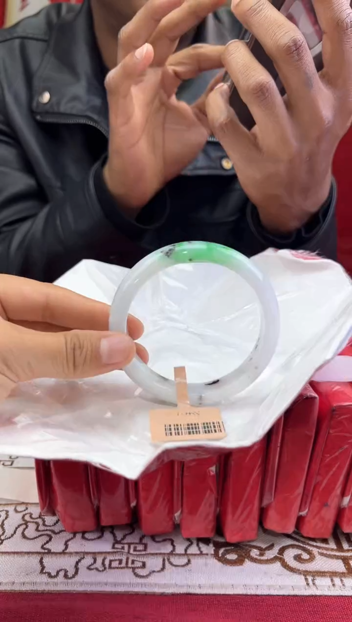 【闪购商品】翡翠手镯未镶嵌翡翠手镯