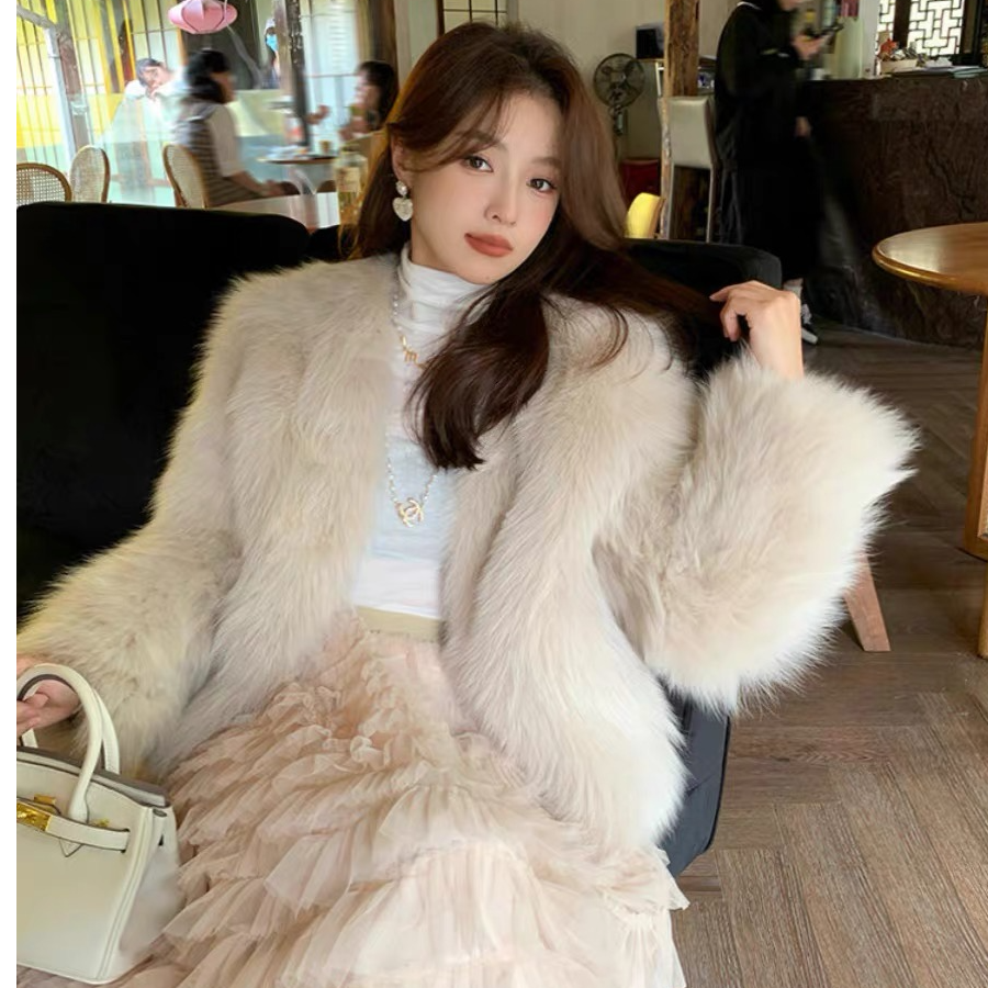 秋冬V领毛毛外套女短款棉服厚外套轻奢时髦毛毛大衣