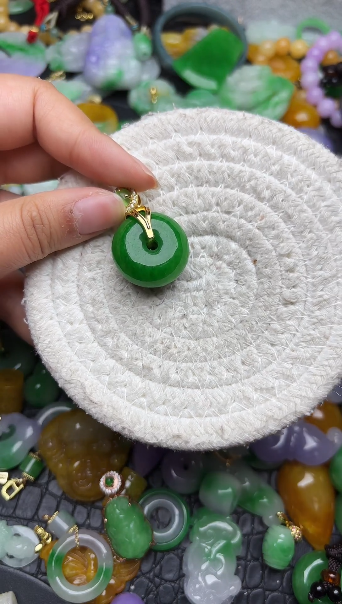 颈饰未镶嵌翡翠缅甸翡翠吊坠