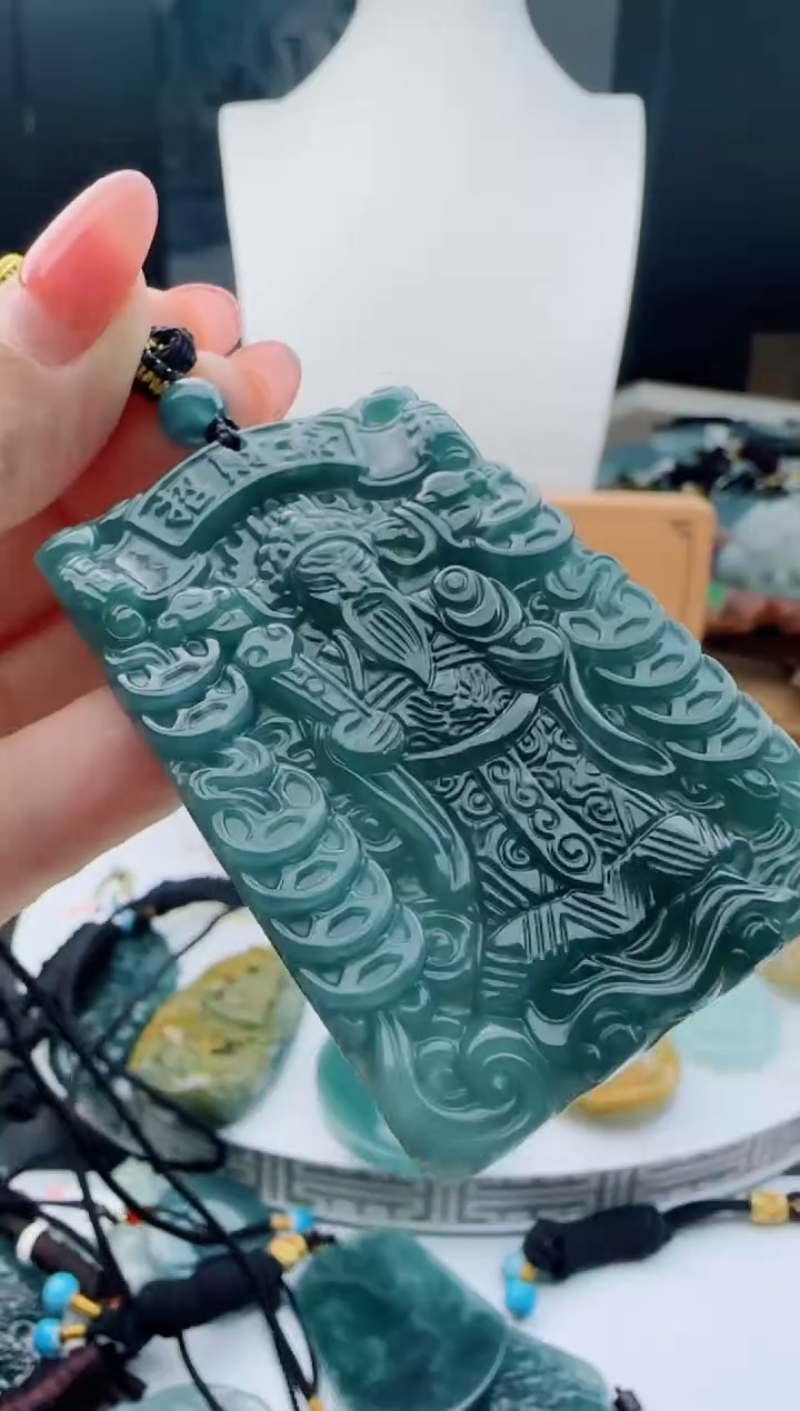 【闪购商品】翡翠颈饰未镶嵌多样性随机一件发货