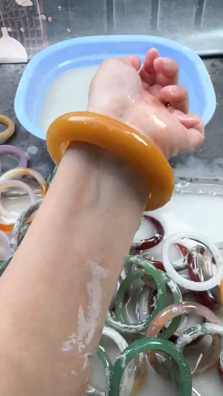 【闪购商品】石英质玉手镯未镶嵌97 64