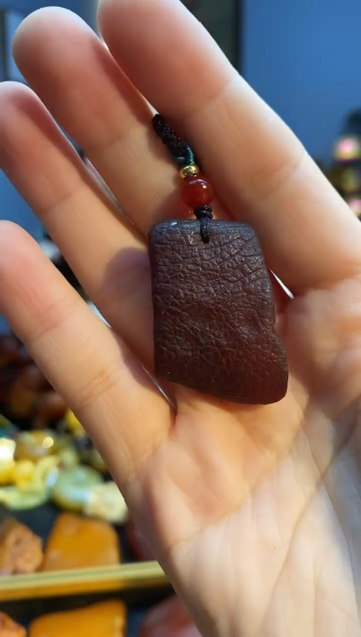 琥珀颈饰未镶嵌挂件