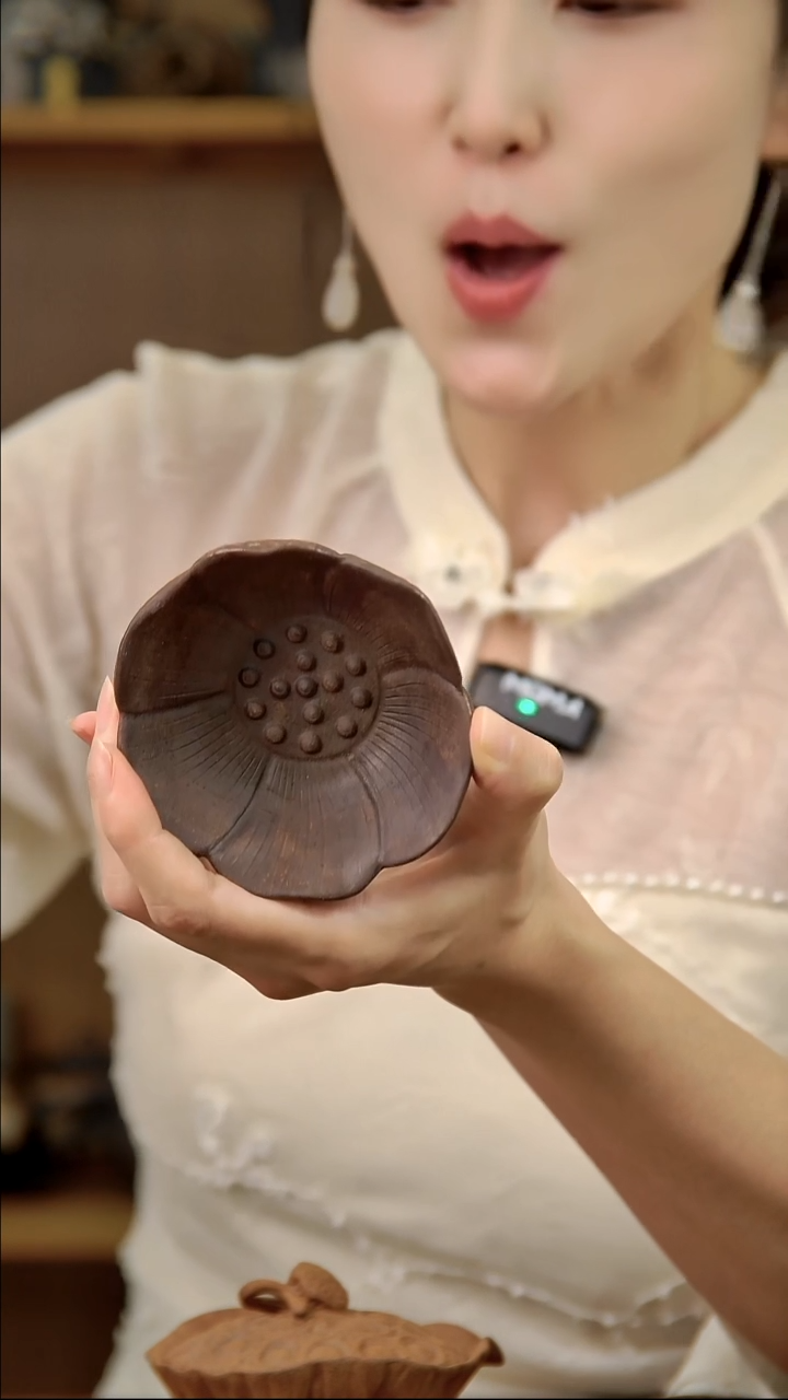 言野手作 岩矿莲花杯