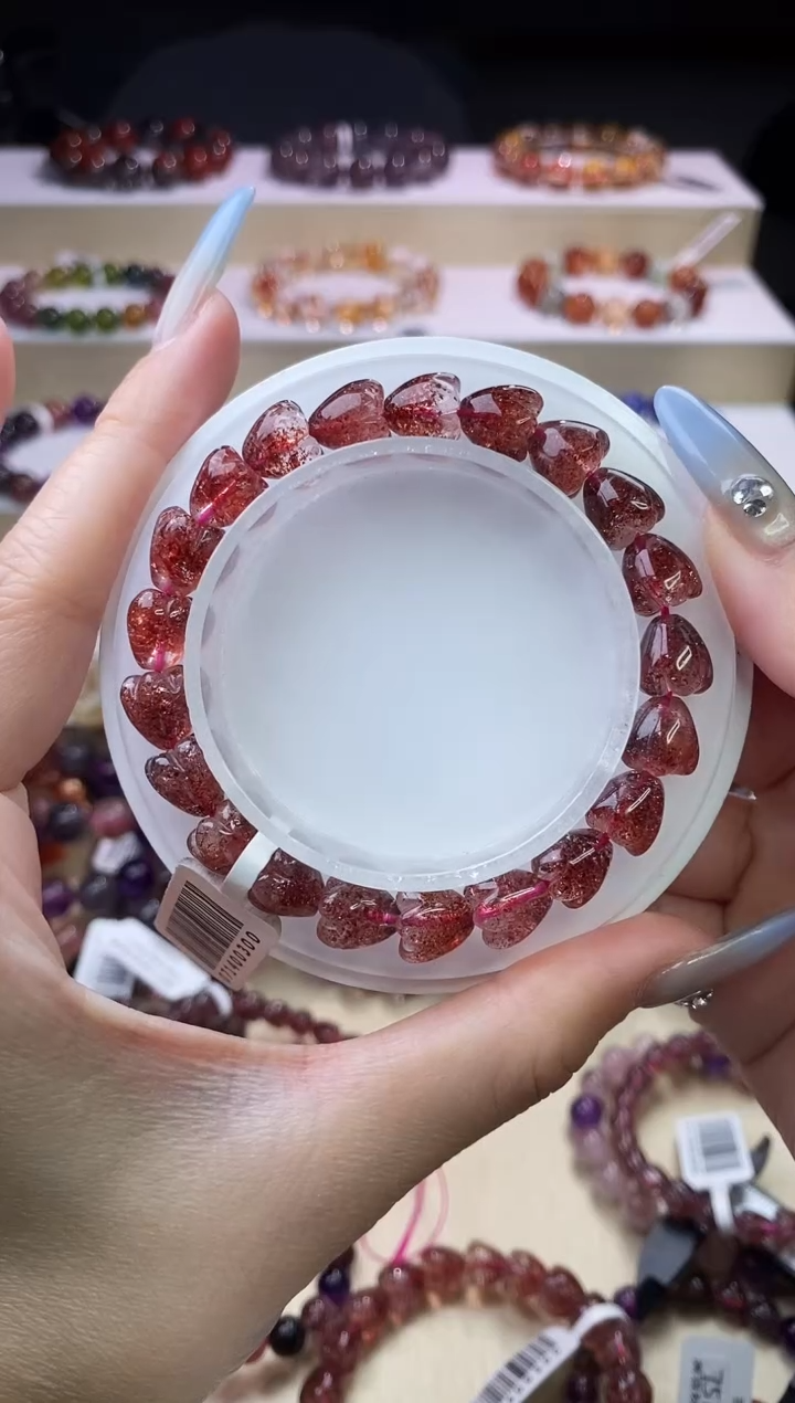【闪购商品】水晶手链未镶嵌心形金草莓超七8m+