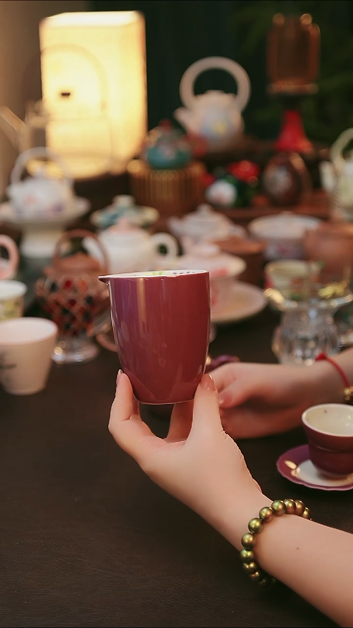 青云茶斋陶瓷茶具紫色公道杯