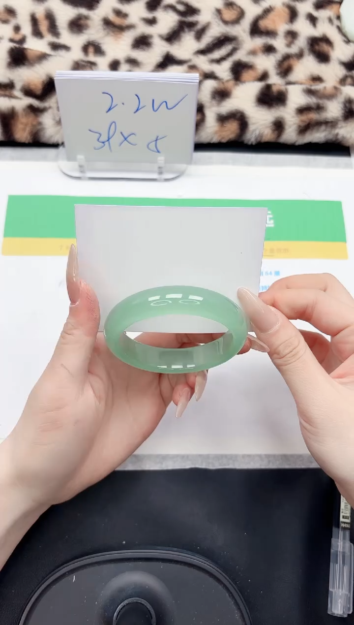 【闪购商品】石英质玉手镯未镶嵌301-55