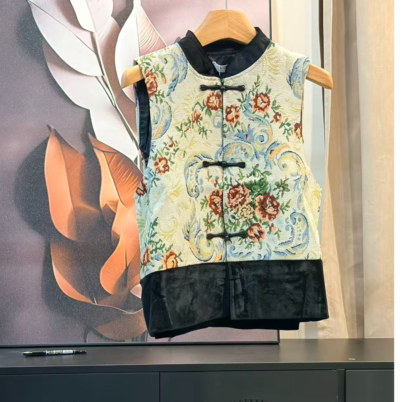 常规款刺绣薄款春季女斜肩款马夹国潮民族风时尚中式