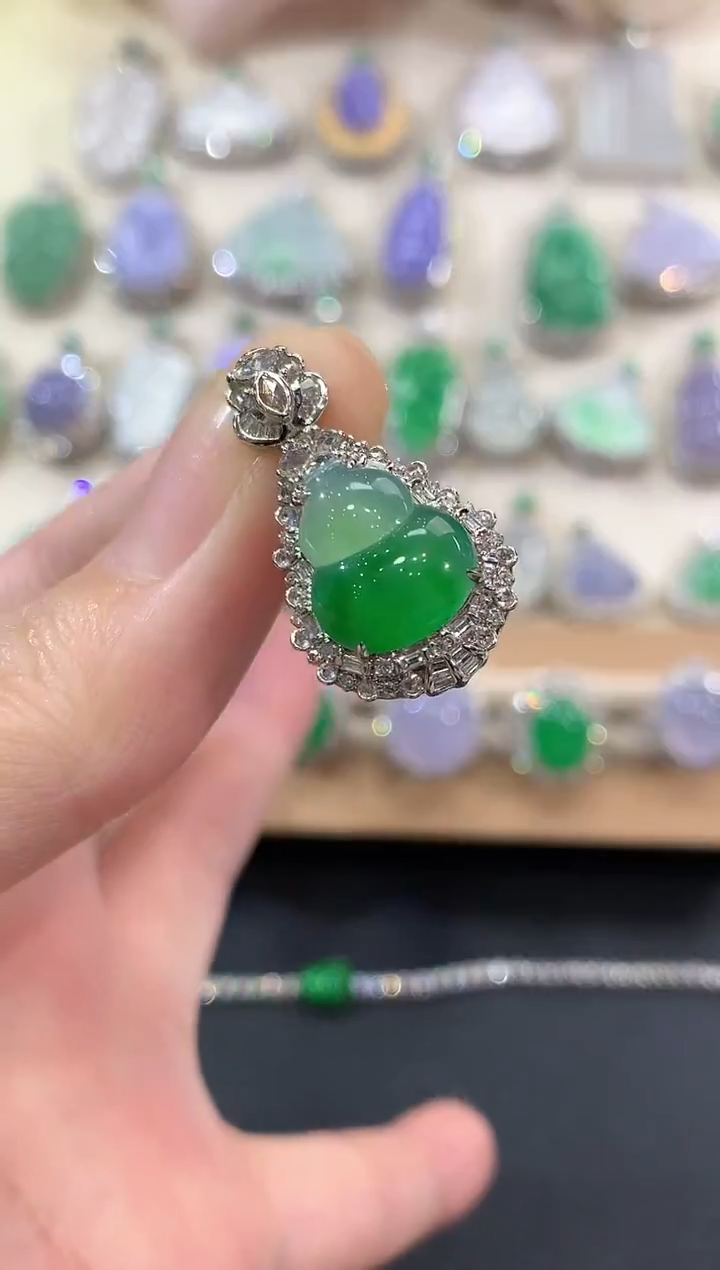 吊坠(不含链)18K金镶嵌翡翠冬日珠宝E144