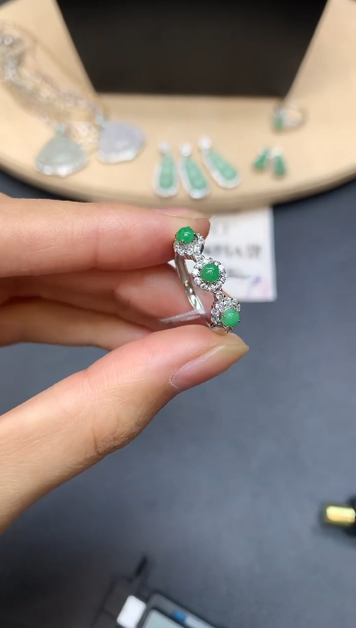 【闪购商品】翡翠戒指银S925镶嵌蛋面【多样性发其一】