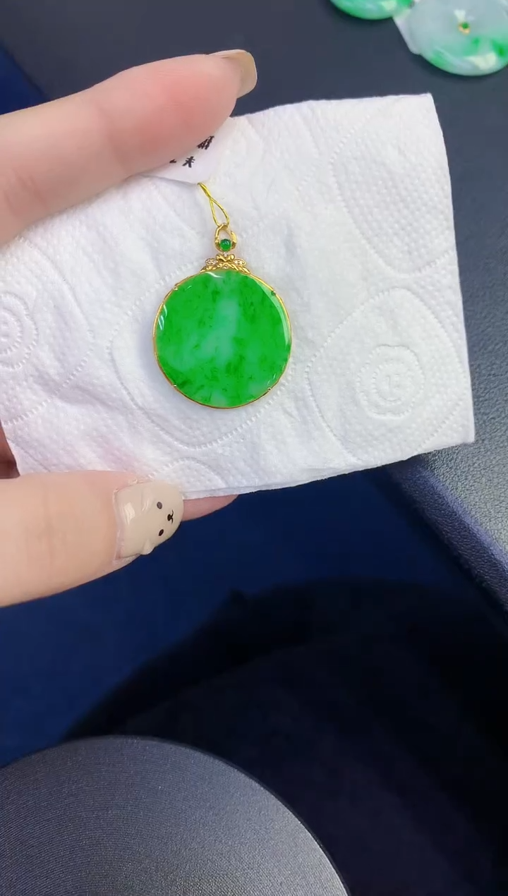 颈饰18K金镶嵌翡翠缅甸天然翡翠A货