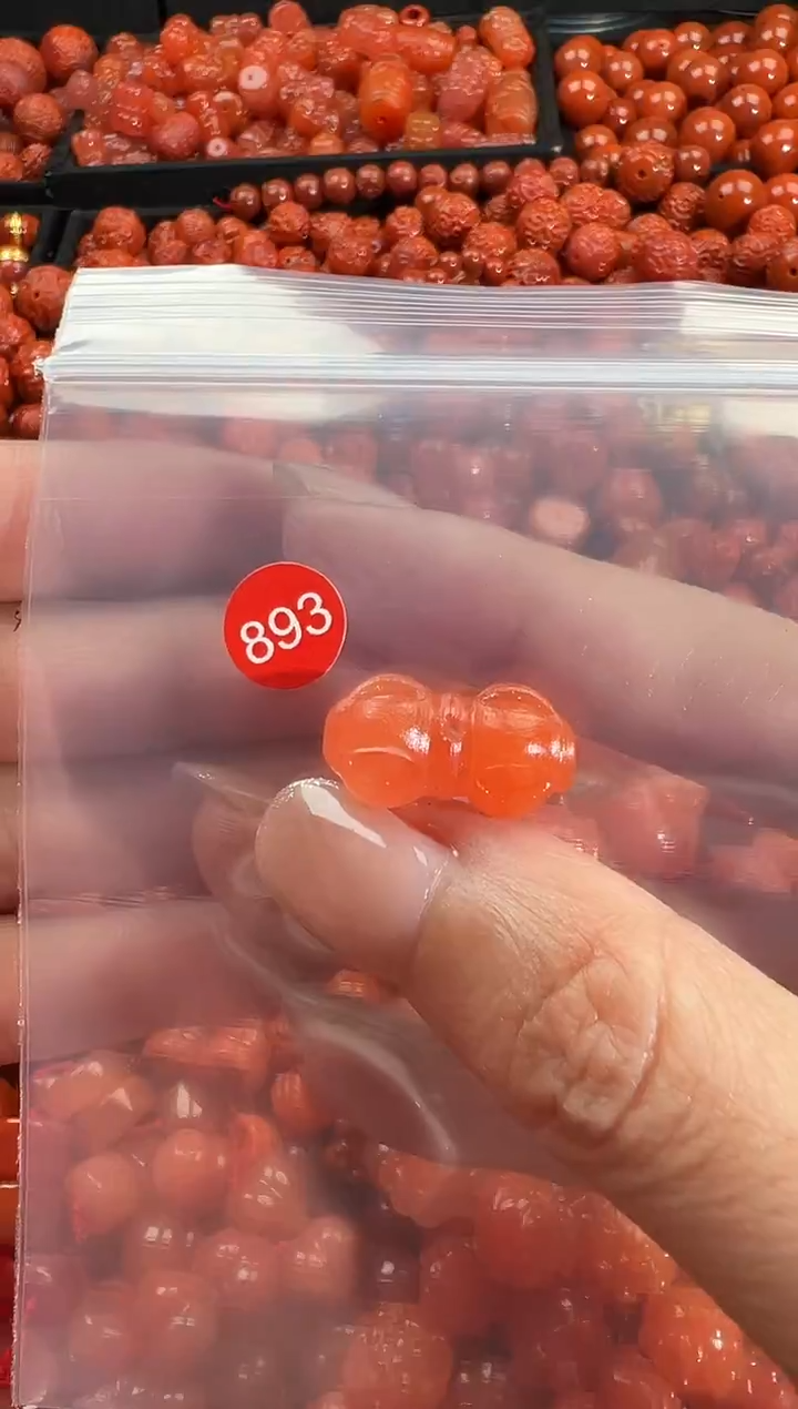 颈饰未镶嵌南红玛瑙1