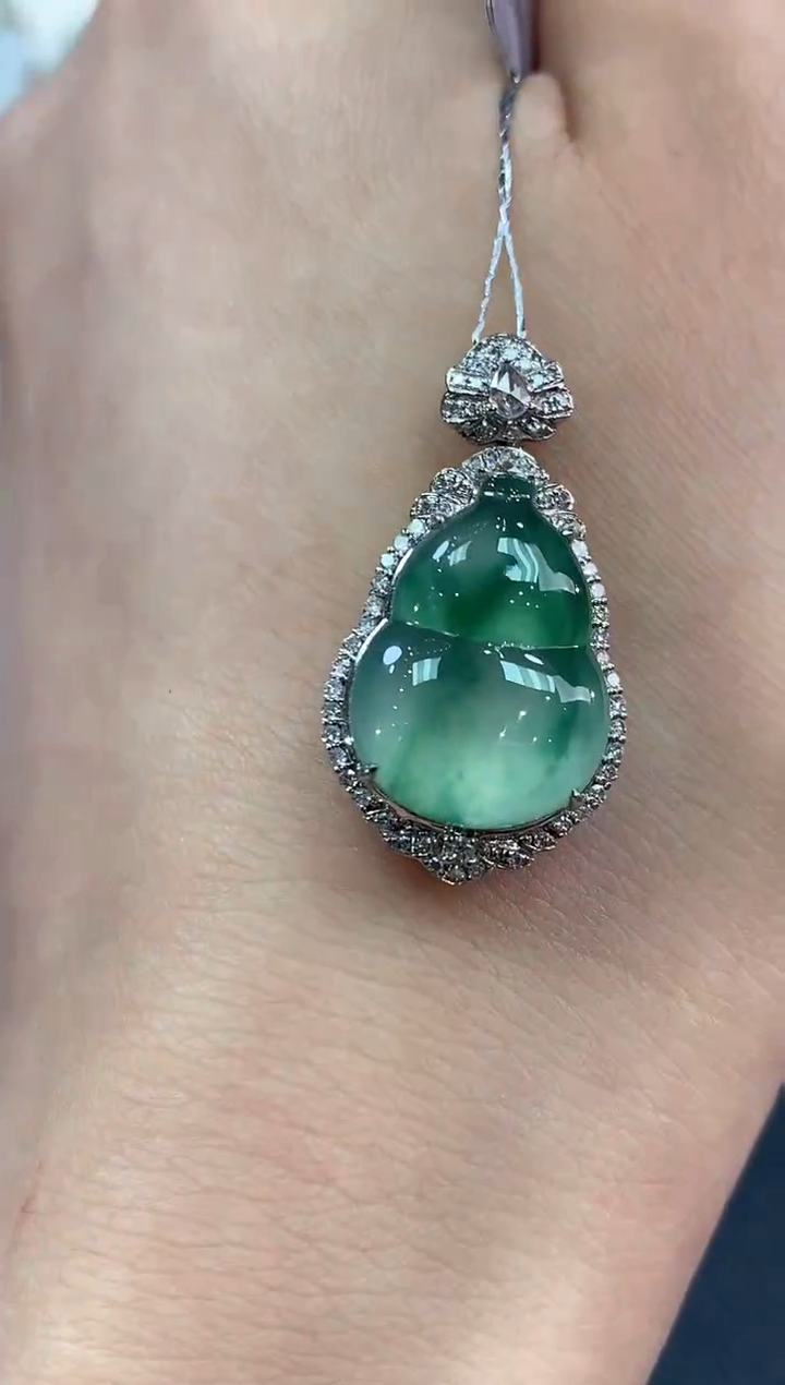 【闪购商品】翡翠吊坠(不含链)18K金镶嵌 B151