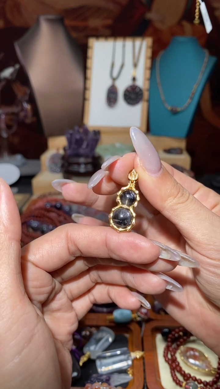 【闪购商品】水晶吊坠18K金镶嵌黑银钛葫芦