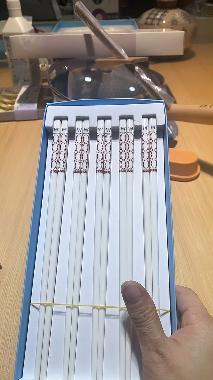 【闪购商品】瓷片锅碗瓢盆一件不剩