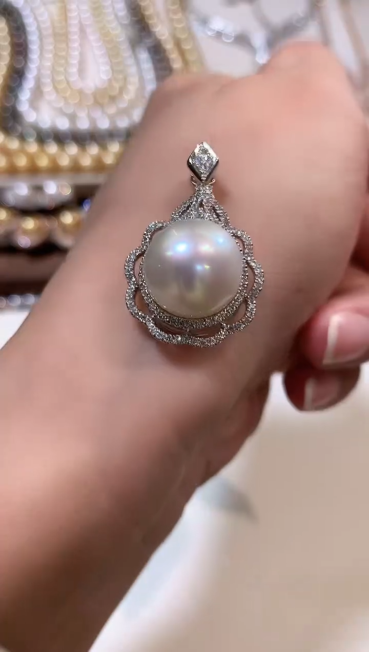 18K金镶嵌海水珍珠吊坠m131   