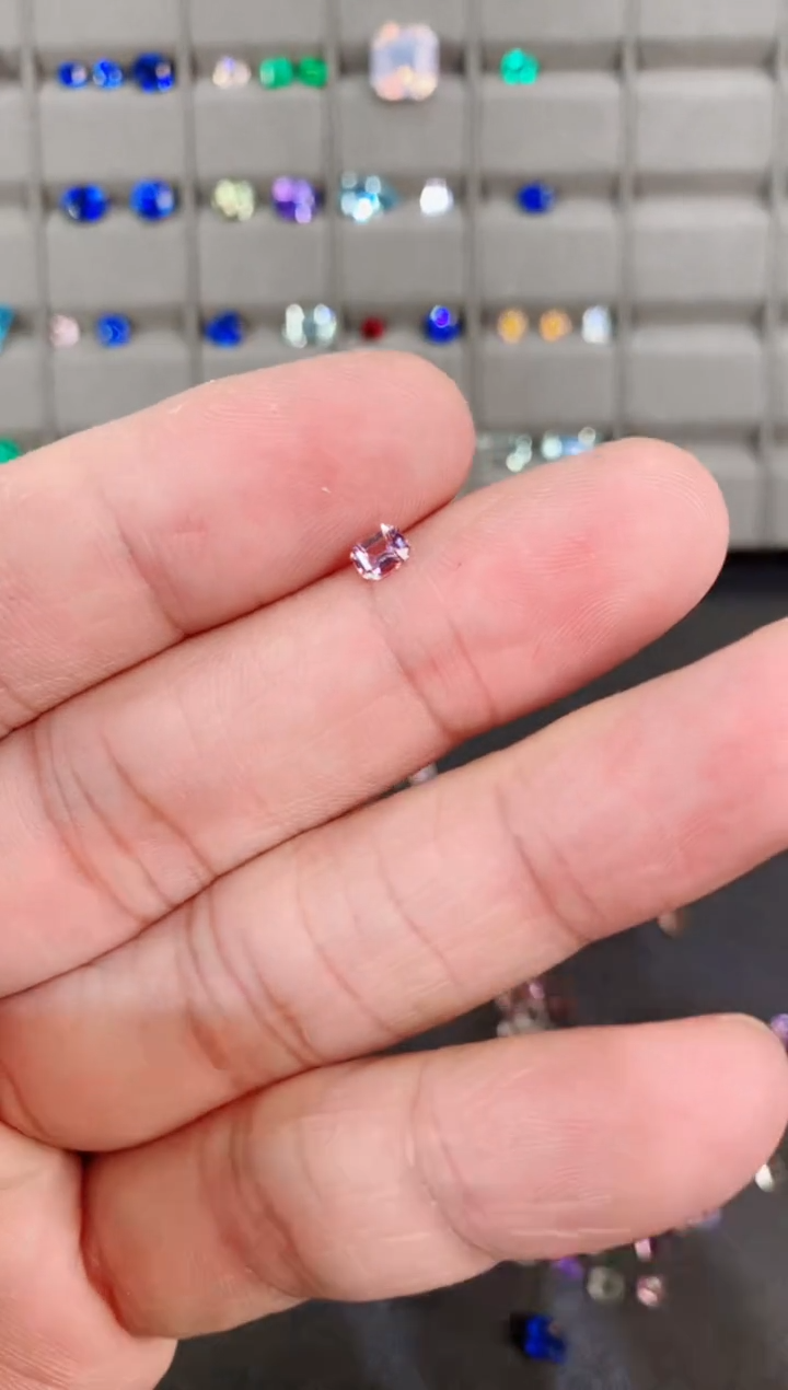 【闪购商品】蓝宝石裸石未镶嵌0.31ct无烧白蓝宝