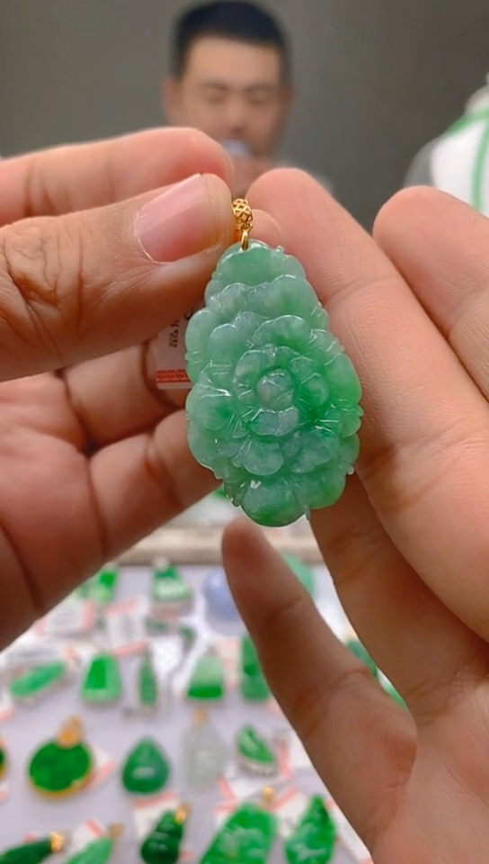 【闪购商品】翡翠颈饰18K金镶嵌 新号开播，全场乱卖