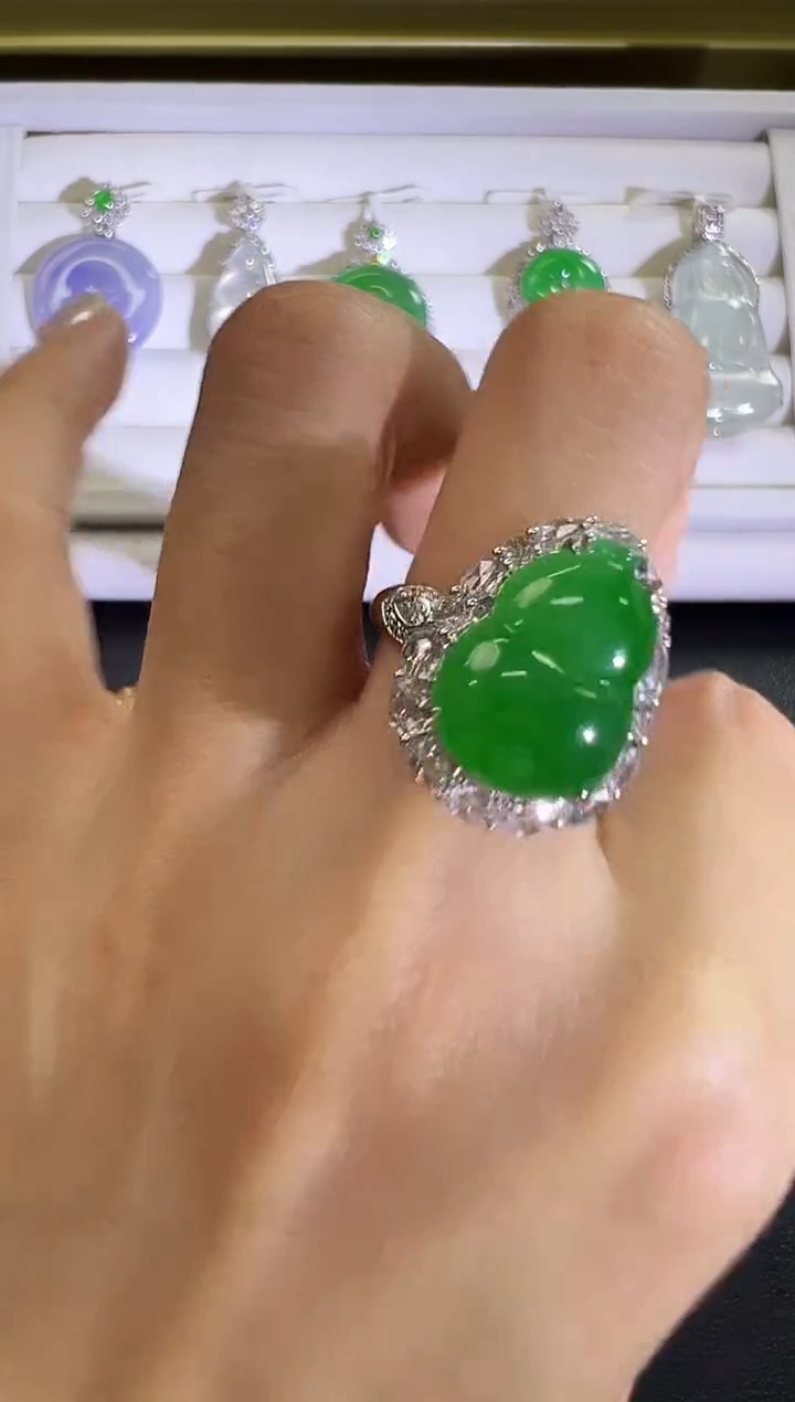 18K金镶嵌戒指翡翠KXLJ1212-045