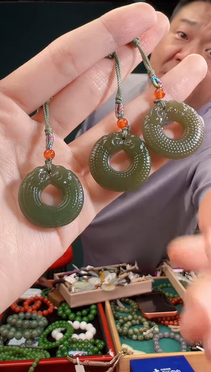 颈饰未镶嵌和田玉多样性发货 拍一单发一个