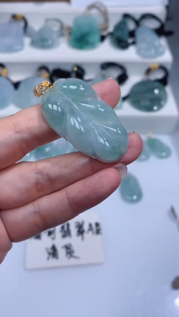 颈饰银S925镶嵌翡翠吊坠