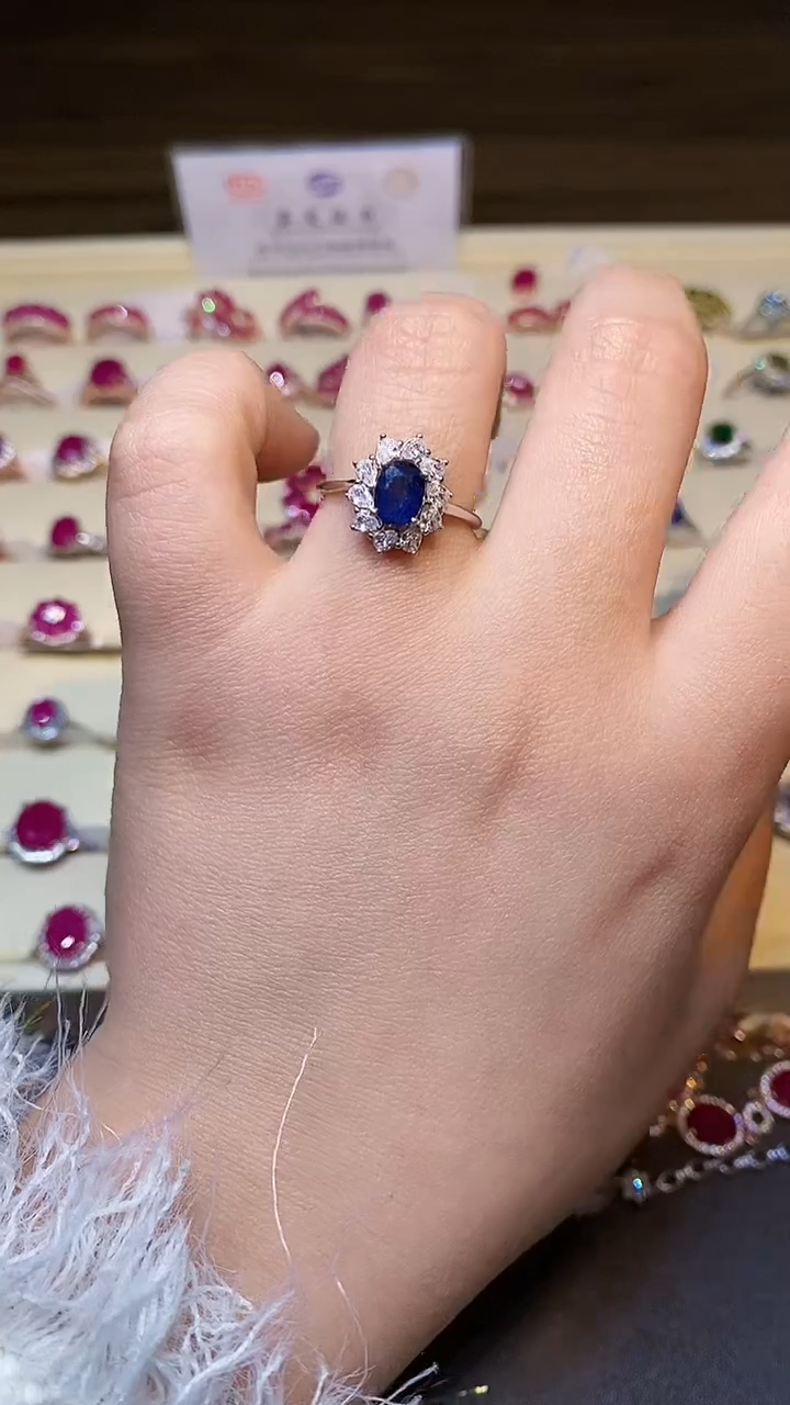 【闪购商品】蓝宝石戒指银S925镶嵌........