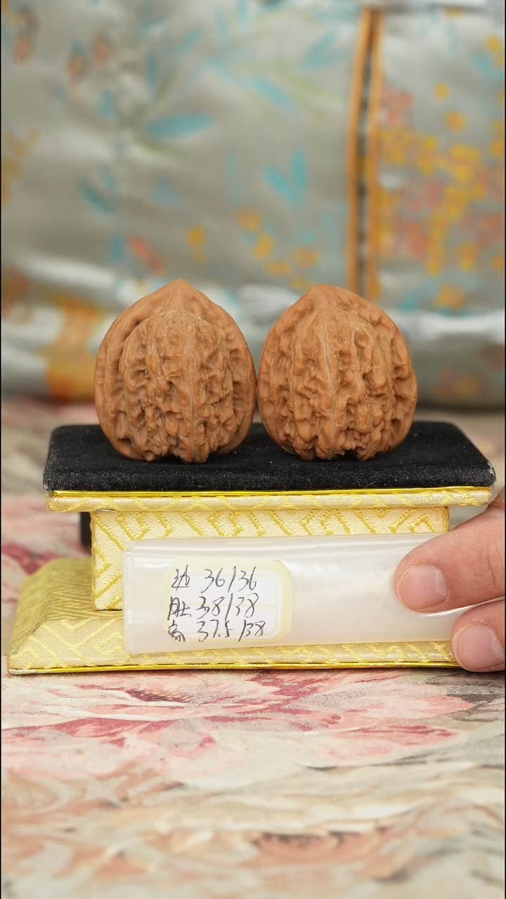 【闪购商品】文玩核桃把件赤龙鸡心