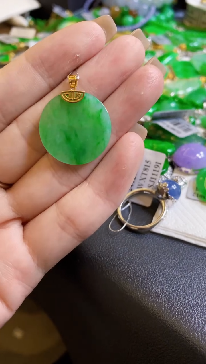 【闪购商品】定制翡翠18K金镶嵌吊坠