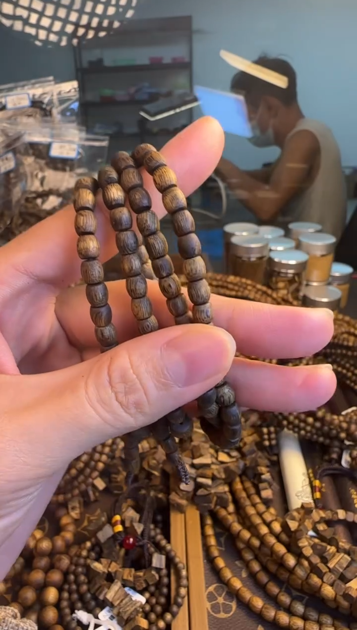 沉香手串05桶珠手串108珠12克