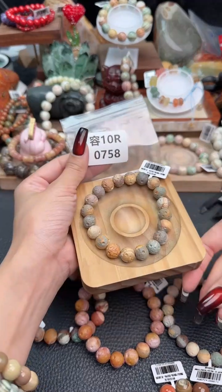 【闪购商品】石英质玉手链足铂镶嵌10R0758