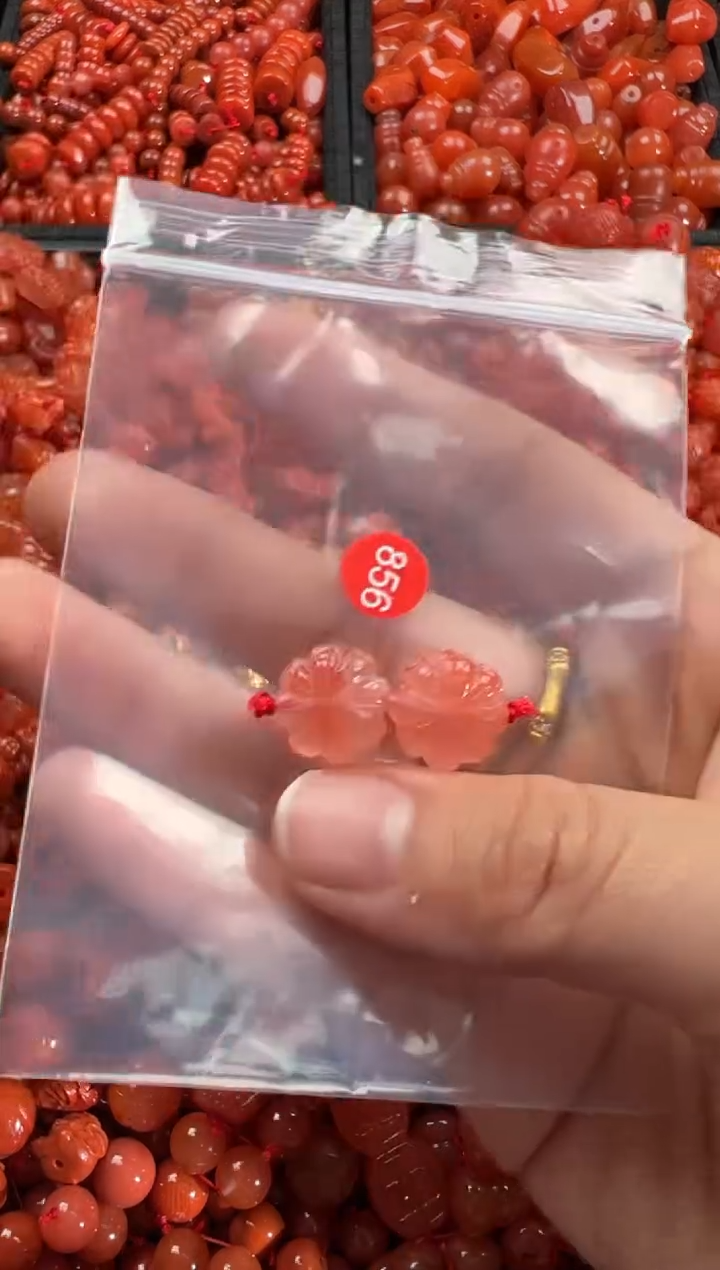 【闪购商品】南红玛瑙颈饰未镶嵌1