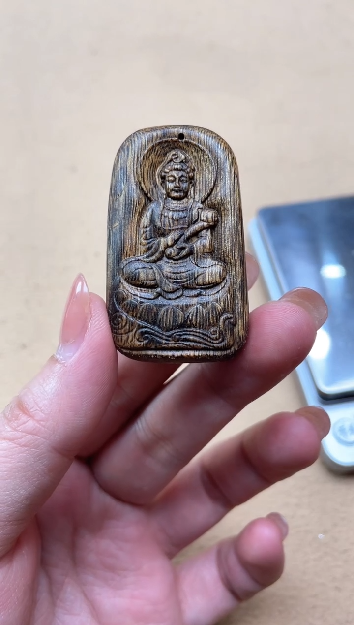 【闪购商品】沉香吊坠棋楠红金倪雕刻吊坠5.1*3*1.3