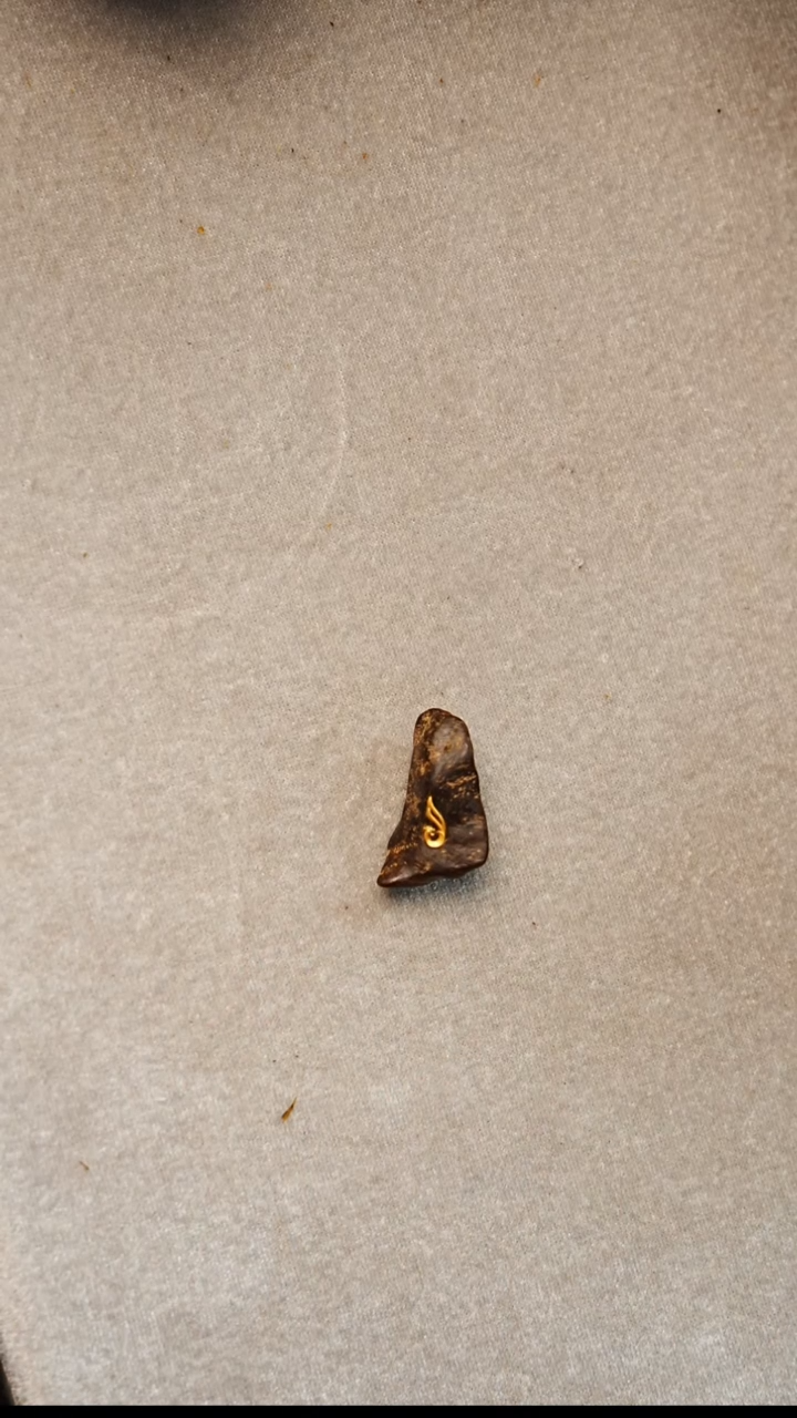 沉香沉香碎屑老惠安沉水随形碎料2.18g   03359