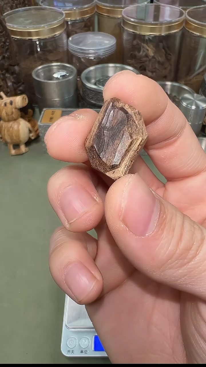 【闪购商品】沉香2.8g文莱沉水瘤疤石来运转单颗