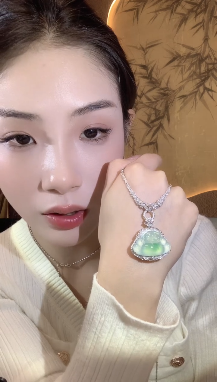 【闪购商品】翡翠吊坠(不含链)18K金镶嵌A33翡翠