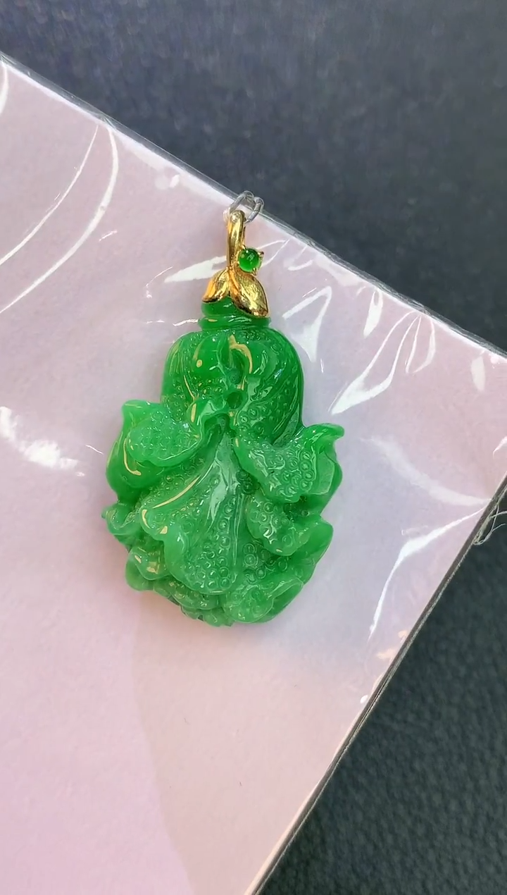 颈饰18K金镶嵌翡翠赠礼盒 麦麦