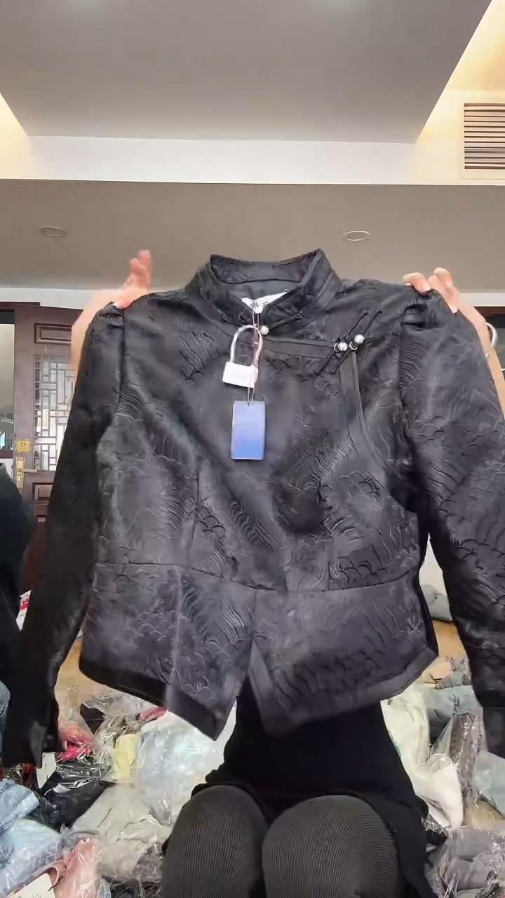 外套       2XL码    125-135斤