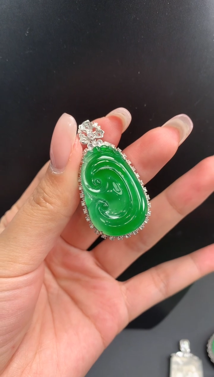 【闪购商品】翡翠颈饰18K金镶嵌如意1540