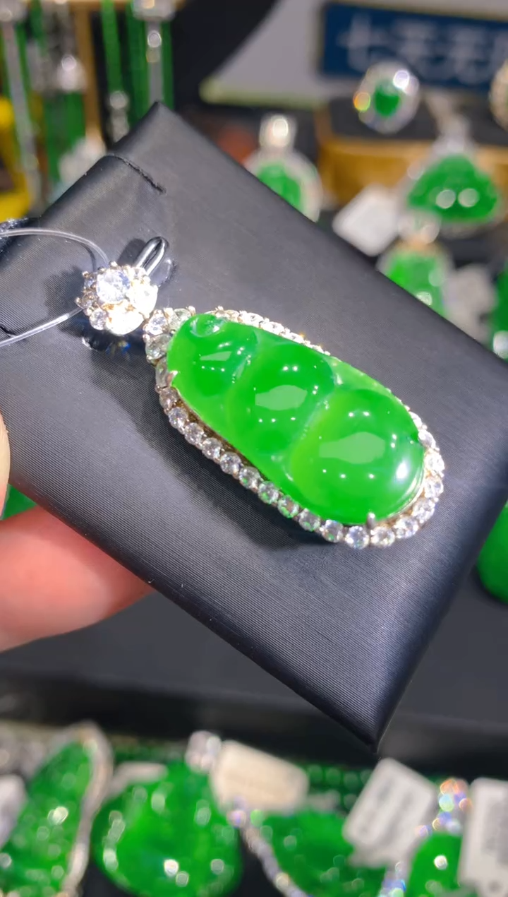 【闪购商品】翡翠颈饰银S925镶嵌35一季