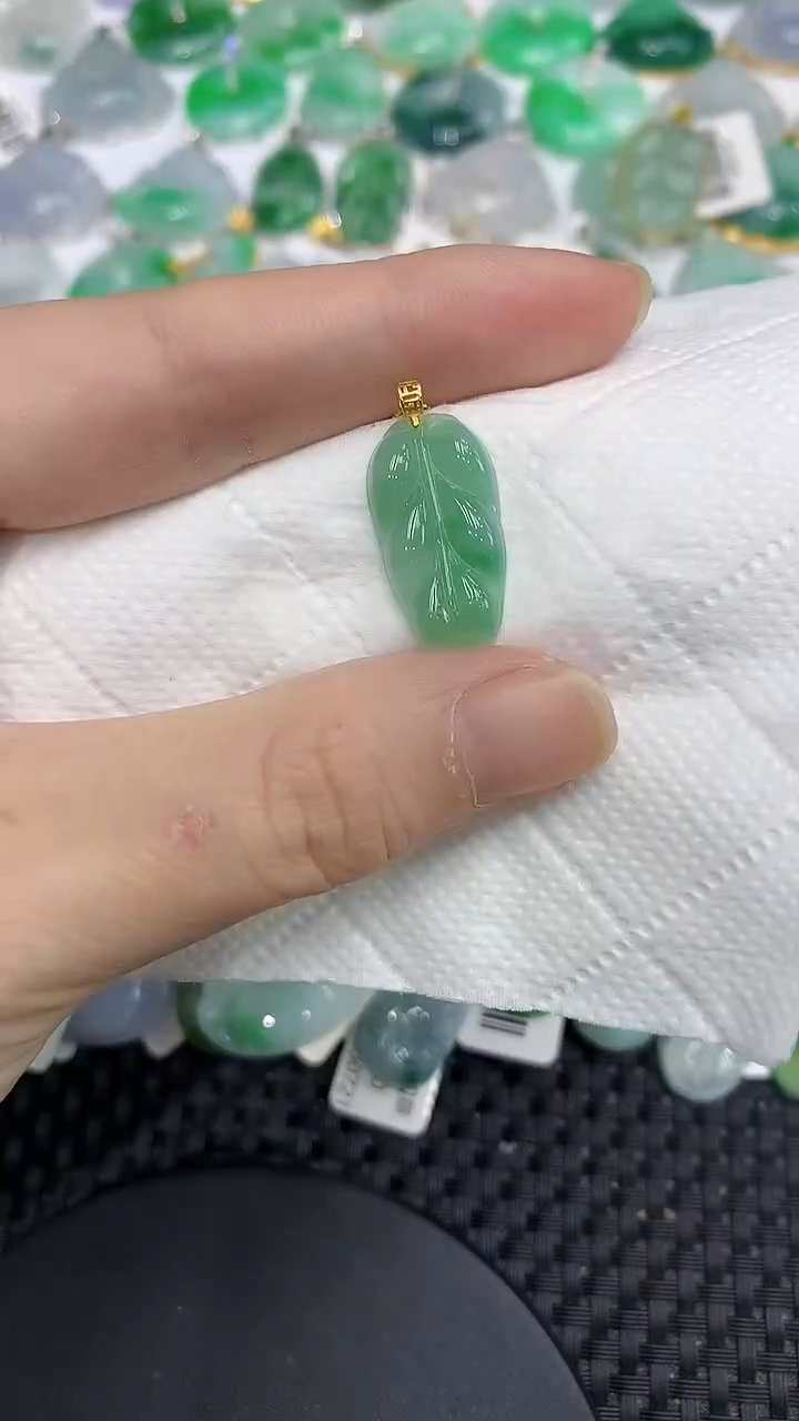 颈饰18K金镶嵌翡翠11111111