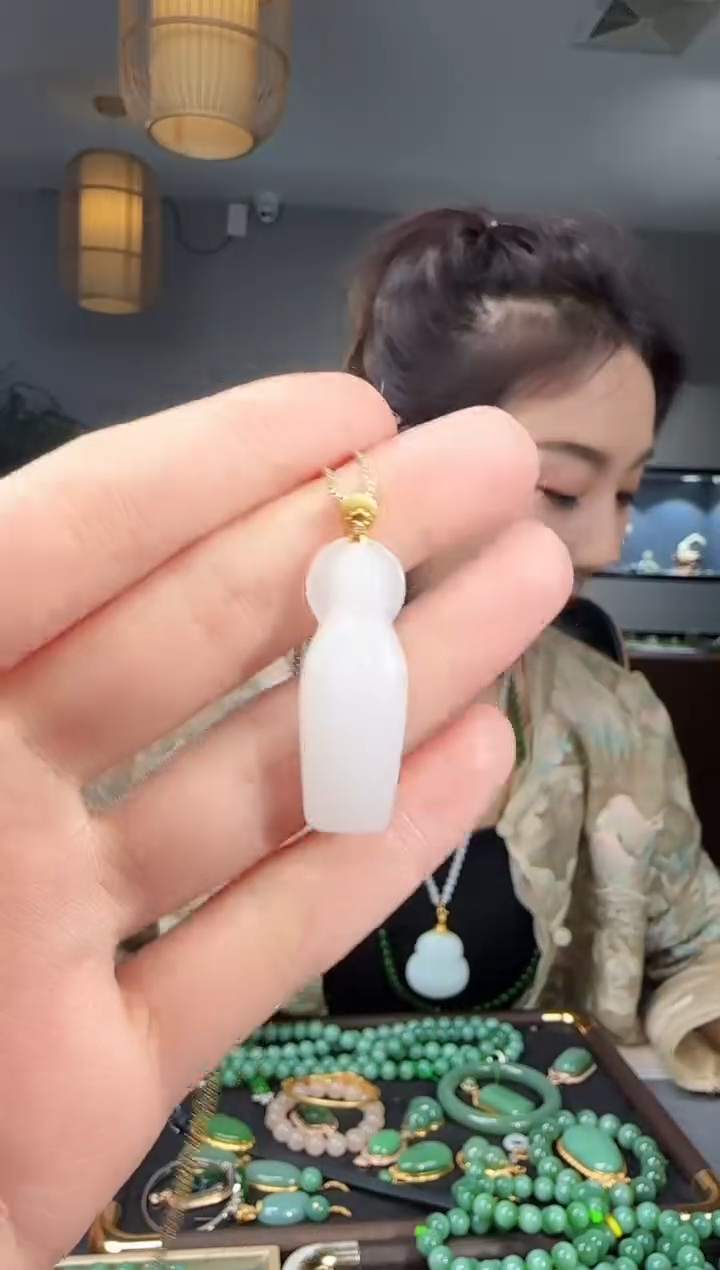 吊坠(不含链)18K金镶嵌和田玉1