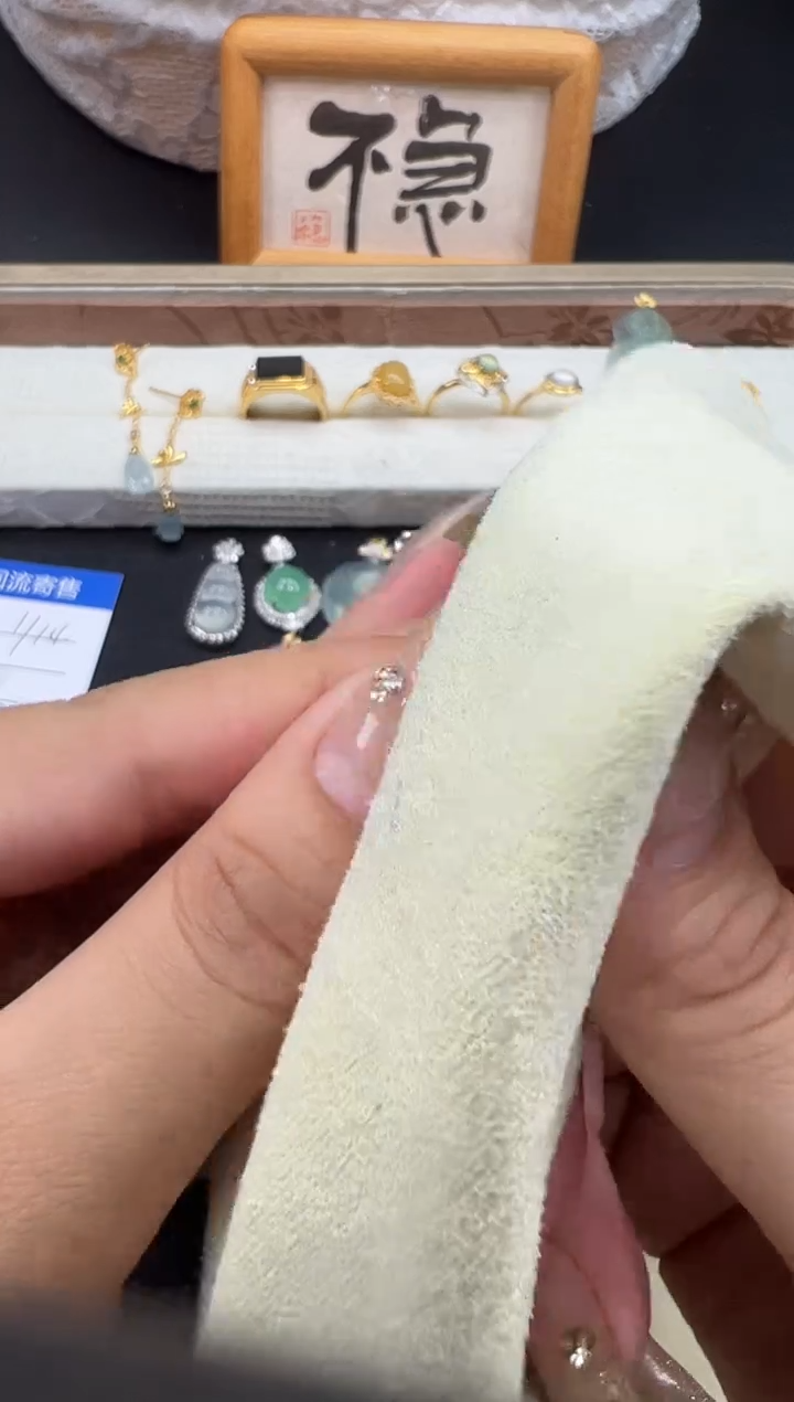 【闪购商品】翡翠吊坠(不含链)18K金镶嵌勿拍