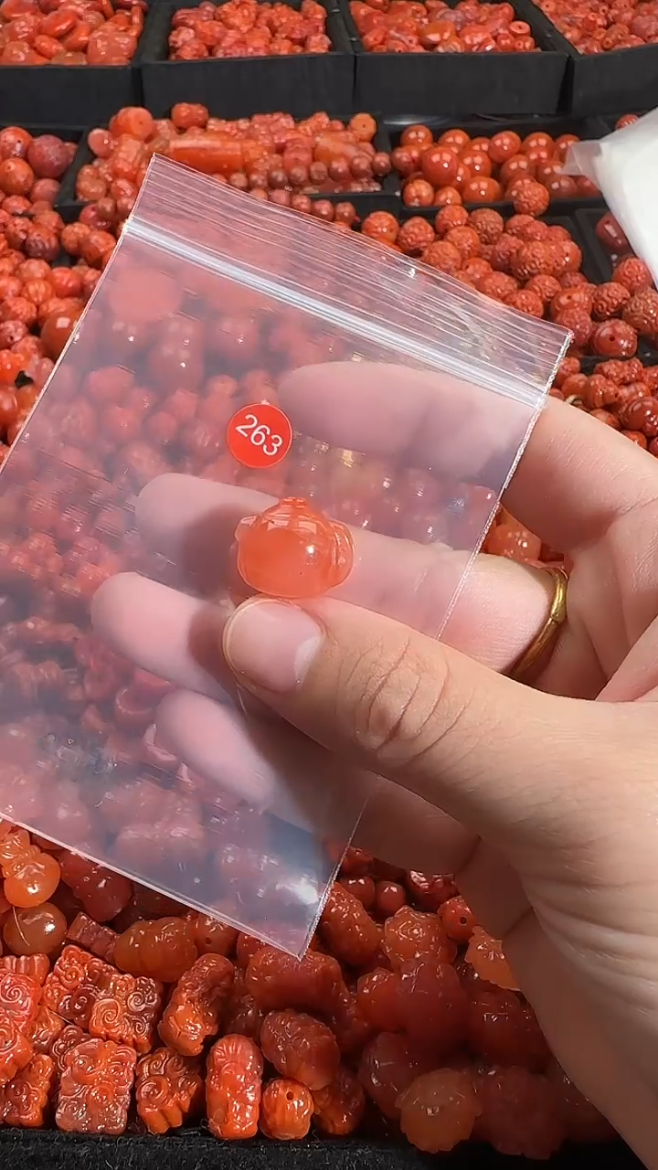 颈饰未镶嵌南红玛瑙1