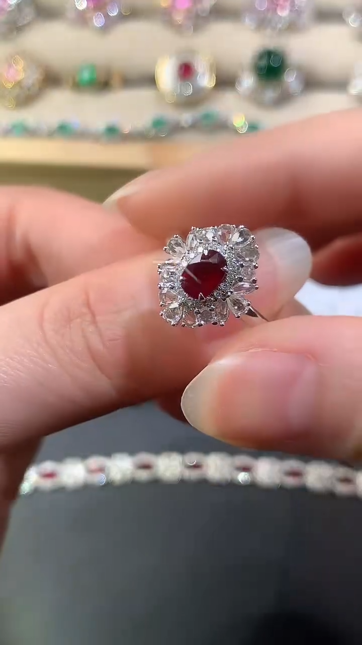 18K金镶嵌戒指红宝石D292|9800