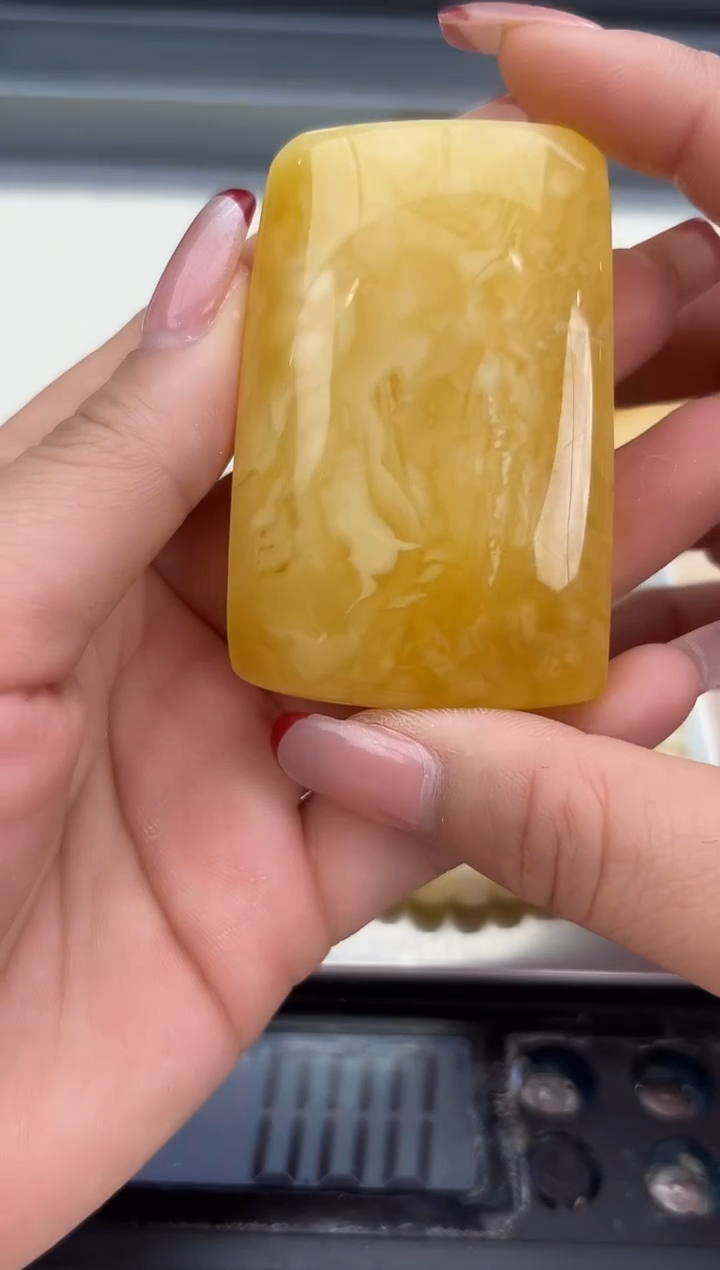 【闪购商品】琥珀裸石未镶嵌蜜蜡吊坠