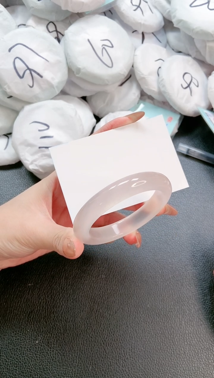 【闪购商品】石英质玉手镯未镶嵌 16L219-53