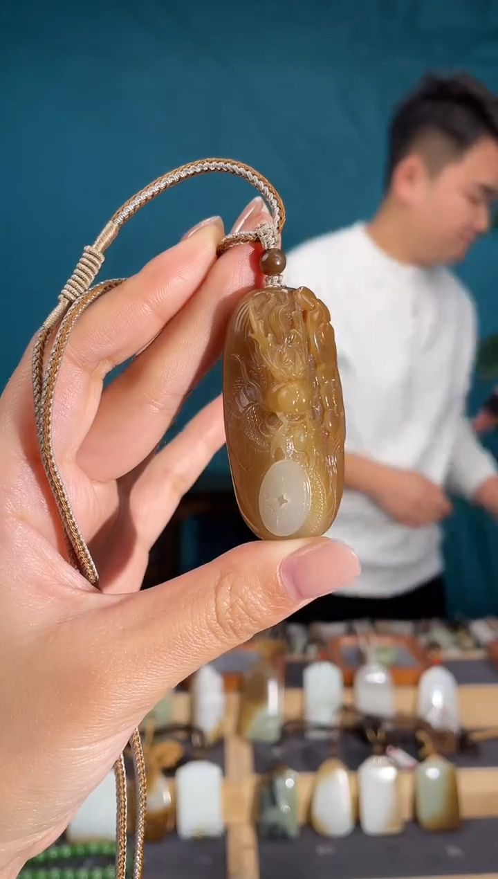 颈饰未镶嵌和田玉1