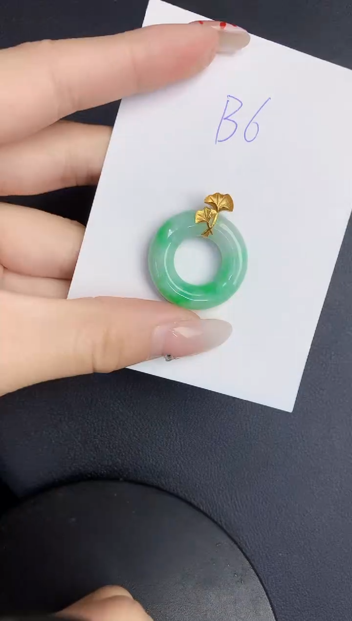 【闪购商品】翡翠颈饰18K金镶嵌0000000000