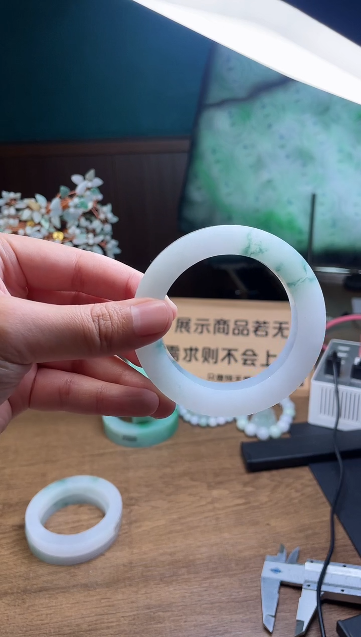 【闪购商品】定制翡翠手镯未镶嵌定制
