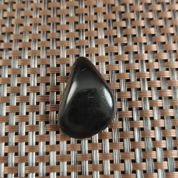 巴依哥精美和田玉21.2克